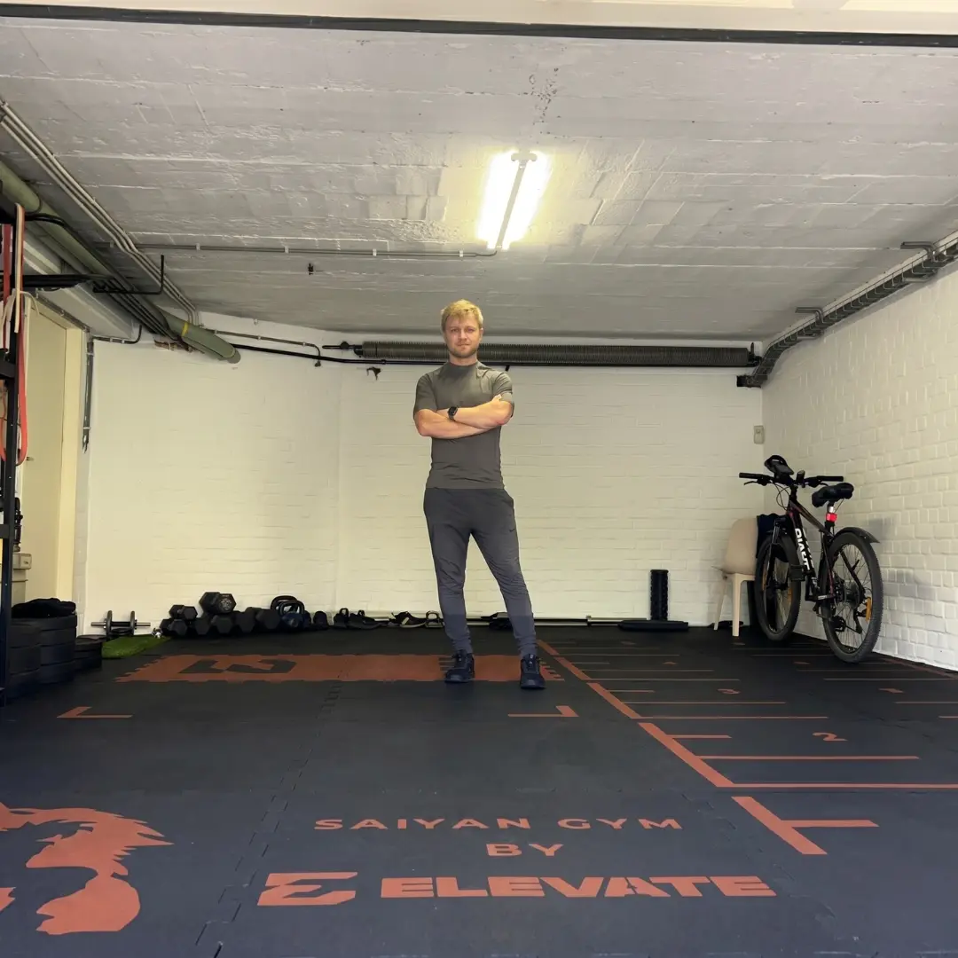 Realizacja Elevate - siłownia w garażu