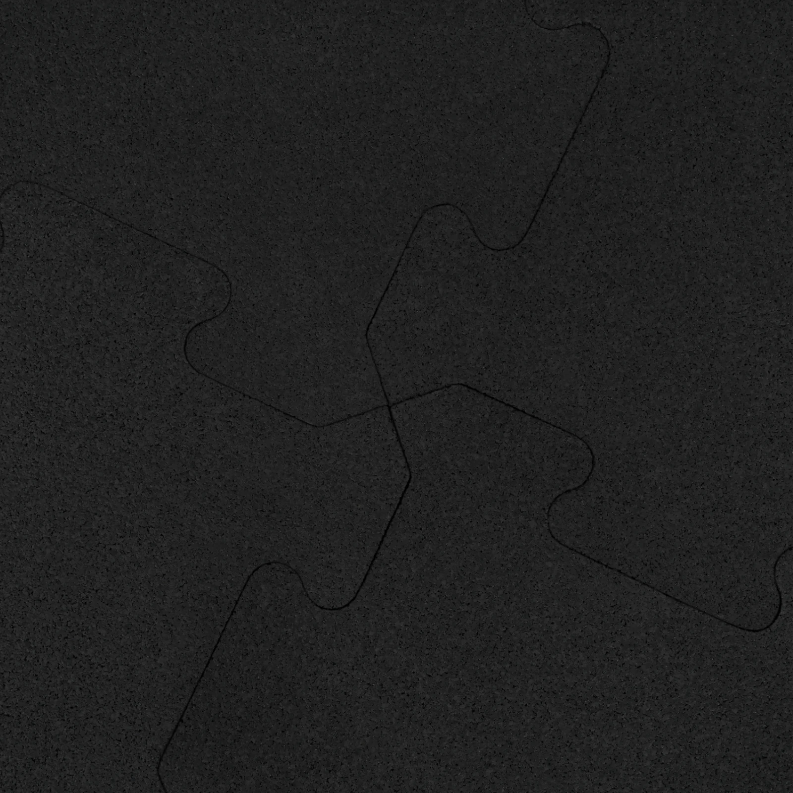 Precyzyjne łączenie puzzli gumowych - cięcie Waterjet Idealne, bezszczelinowe łączenie czarnych mat puzzle PRO Slim dzięki cięciu Waterjet