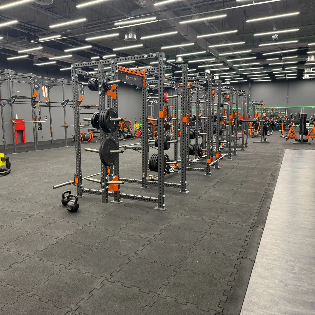 Siłownia komercyjna Szczecin 600 m² – gumowe puzzle na siłownię Elevate Fitness Puzzle 15mm