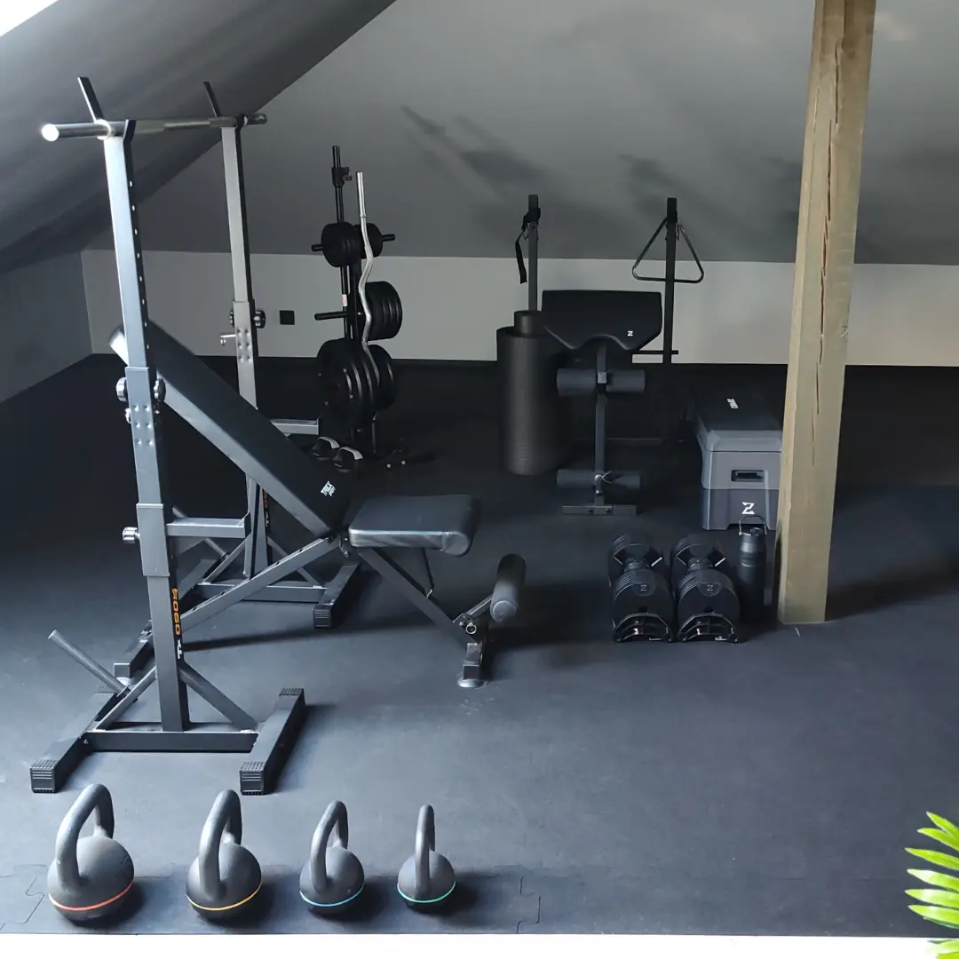 Siłownia i strefa rozrywki na strychu - realizacja 130 m2