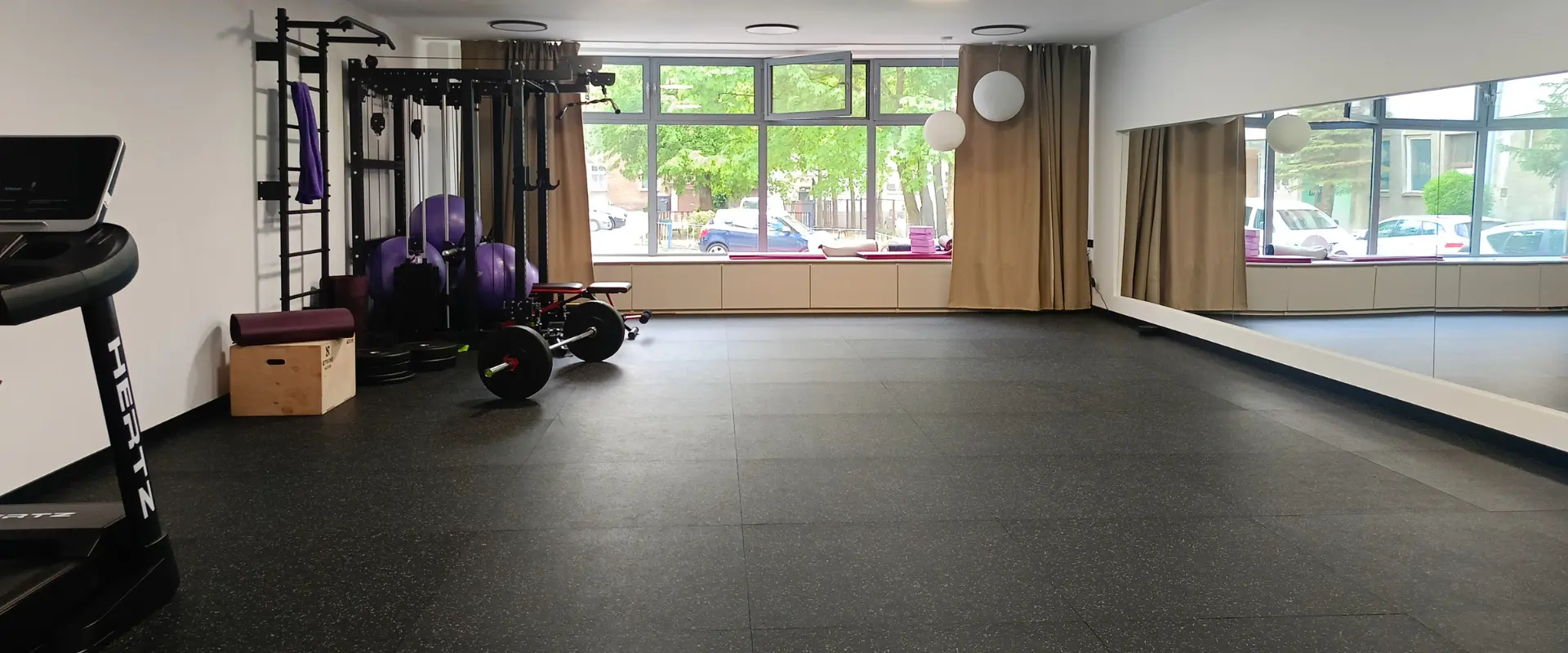 Montaż podłogi gumowej Mosaic Pro 15 mm - realizacja 70 m² z niespodziankami